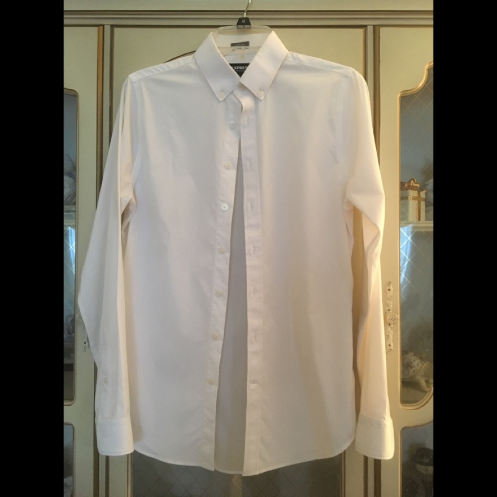 Express men’s white long sleeve extra slim shirt size XS. C:194-5/20/26